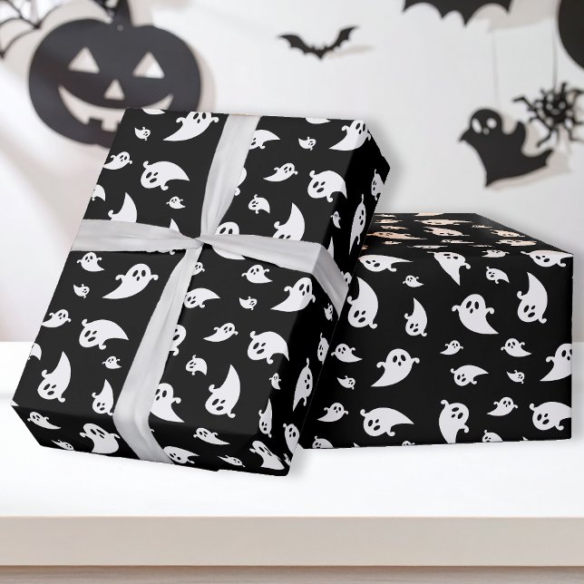 Ghost-Muster auf schwarz Niedlich spielend Hallowe Geschenkpapier (Von Creator hochgeladen)