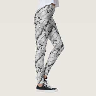 Ghost-Rose Klettern eines Kettenverbindungszauns N Leggings