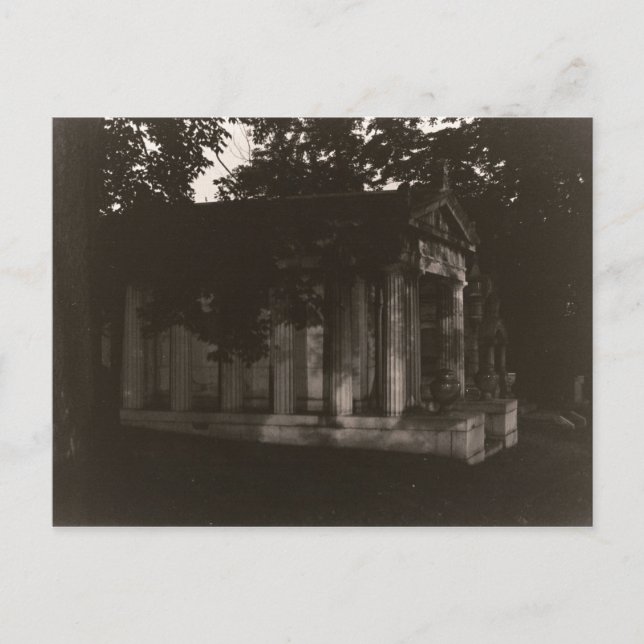 Ghost-Tomb-Distanzkarte Postkarte (Vorderseite)