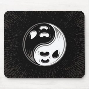 Ghost Yin Yang Black und White Mousepad