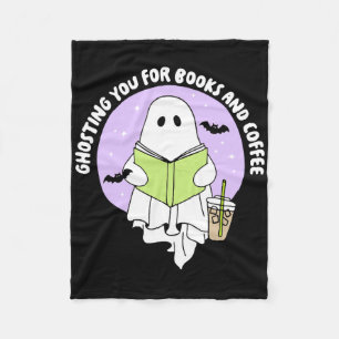 Ghostet Sie für Bücher und Kaffee Fleecedecke