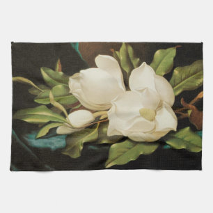 Giant Magnolias auf einem blauen Samttuch von MJ H Geschirrtuch