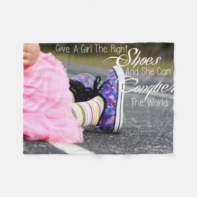 Gib einem Mädchen die richtigen Schuhe Fleecedecke (Vorderseite (Horizontal))