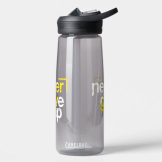 Gib Niemals Auf Motivierende Belastete Typografie Trinkflasche