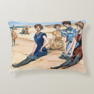 Gibson-Mädchen auf dem Strand, 1900 Zierkissen