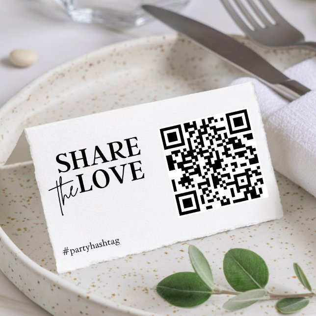 Gibt den QR-Code der Liebe Wedding Fotos weiter (Von Creator hochgeladen)