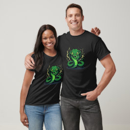 Giftige Schlange – Gefahr und Präzision T-Shirt
