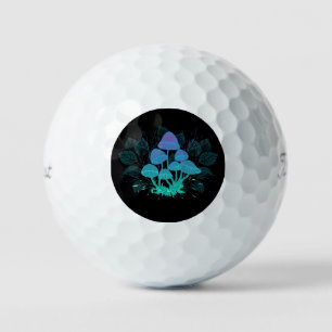 Giftpilze in Büschen Golfball