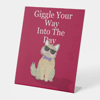 "Giggle" Katzenmotiv mit Spruch - rot Sockelschild