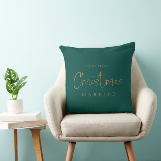 Gilded Bliss: Erstes Weihnachten Verheiratet Perso Kissen