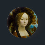 Ginevra de' Benci von Leonardo da Vinci Button<br><div class="desc">Tragen Sie ein Meisterwerk der Renaissance! Dieser Knopf zeigt Ginevra de’ Benci von Leonardo da Vinci, gemalt zwischen 1474 und 1478. Das Portrait zeigt eine florentinische Aristokratin des 15. Jahrhunderts, ihren ruhigen Blick gerahmt von sanften Gürteln und einen Wachposten im Hintergrund - ein subtiles Stück ihres Namens. Viele Kunsthistoriker betrachten...</div>