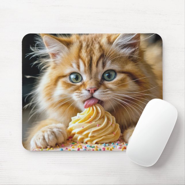 Ginger Kitten mit einem Geburtstagskuchen Mousepad (Mit Mouse)