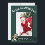 Gingerbrei Santa Foto Baby First Christmas Feiertagskarte<br><div class="desc">Die erste Weihnachtskarte eines Fotos. Diese niedliche Urlaubskarte beinhaltet eine Vorlage für das Foto Ihres Babys, einen lächelnden Cartoon-Lebkuchenmann, der ein Santa-Outfit trägt, Ihre individuelle Nachricht und ein grün-weißes Farbschema. Fügen Sie einfach das Foto Ihres Babys mit einer speziellen Nachricht hinzu, fügen Sie diese Karte Ihrem Warenkorb hinzu und fügen...</div>