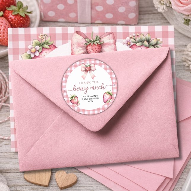 Gingham-Beeren-Baby-Shower  Runder Aufkleber (Von Creator hochgeladen)