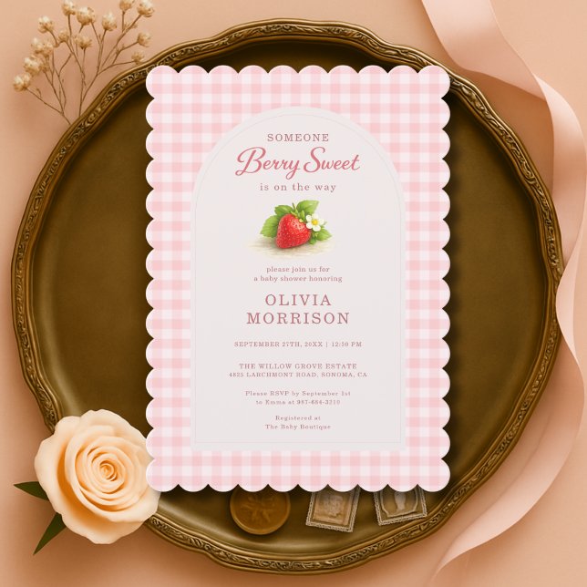 Gingham Berry Sweet Strawberry Baby Shower Einladung (Von Creator hochgeladen)