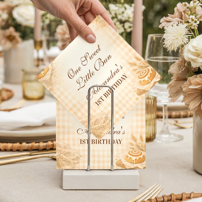 Gingham Cinnamon Roll Little Bun 1st Birthday Serviette (Von Creator hochgeladen)