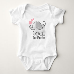 Gingham Elephant Zwei Monate Baby Strampler
