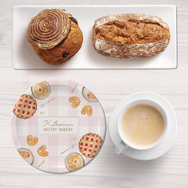 Gingham Pattern Watercolor Pastries Backbäckerei Pappteller (In situ)