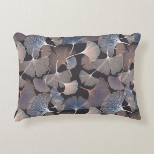 Ginkgo-Blätter: elegantes natürliches Muster. Dekokissen