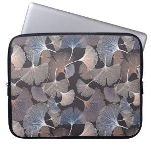 Ginkgo-Blätter: elegantes natürliches Muster. Laptopschutzhülle