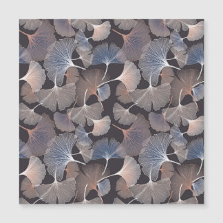 Ginkgo-Blätter: elegantes natürliches Muster. Magnetkarte