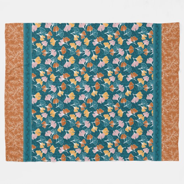Ginkgos auf Ocean Blue mit Terracotta Blanket Fleecedecke (Vorderseite (Horizontal))