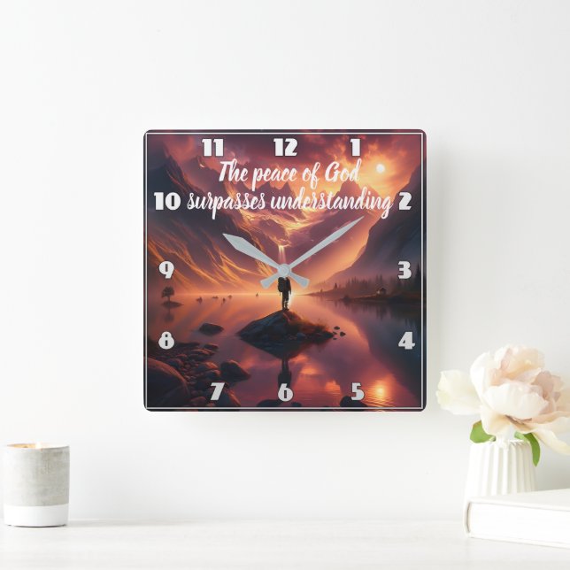 Gipfel Ruhe: Mann mit Blick auf den Bergsee Quadratische Wanduhr (Zuhause)