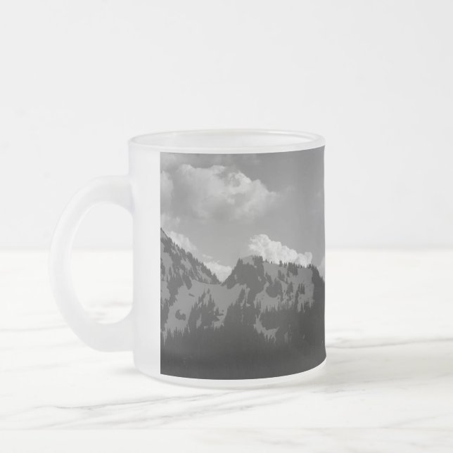 Gipfel und Wolken Mattglastasse (Links)