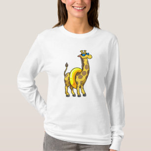 Giraffe am Strand mit Swim Ring & Sonnenbrille T-Shirt
