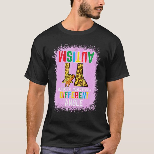 Giraffe Autismus sieht Welt anders Angle Awaren T-Shirt (Vorderseite)