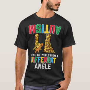 Giraffe Autismus sieht Welt aus anderem Blickwinke T-Shirt