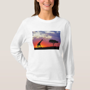 Giraffe bei Sonnenaufgang silhouettiert, Giraffa T-Shirt