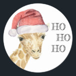 Giraffe Christmas Hat HO HO HO Runder Aufkleber<br><div class="desc">Niedlicher Weihnachtsaufkleber mit einer lustigen Giraffe in roter Weihnachtsmannmütze. Im Text steht: "Ho,  Ho,  Ho"</div>