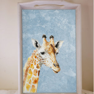 Giraffe gegen eine Entkopplung aus blauem Himmel Seidenpapier