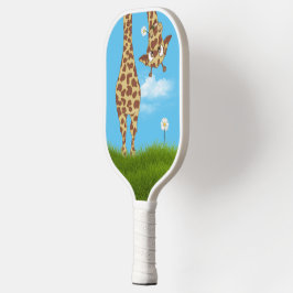 Giraffe im Gras mit Sternen Pickleball Schläger