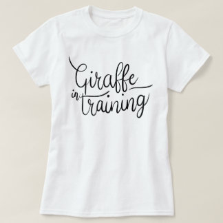 Giraffe im T - Shirt Training