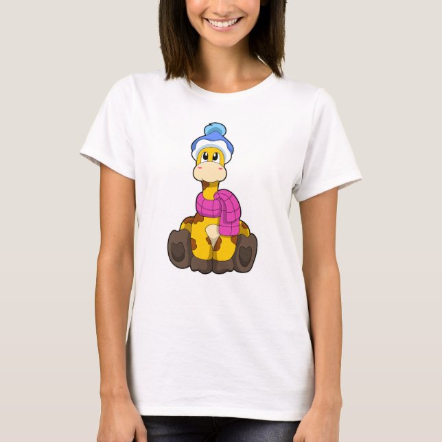 Giraffe im Winter mit Scarf & Hat T-Shirt (Vorderseite)