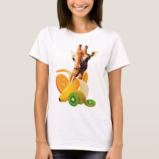 Giraffe in a Banana with orange and Kiwi Fruits T-Shirt (Vorderseite)
