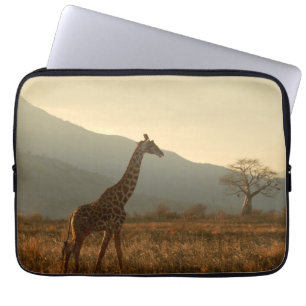 Giraffe in der Savannah Laptopschutzhülle