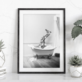 Giraffe in einer Badewanne Poster
