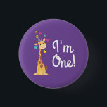 Giraffe Kindergeburtstag Party Niedlich bin ich ei Button<br><div class="desc">Diese hübsche Giraffe ist zum Geburtstag deines Kindes hier! Es heißt, ich bin eins! Funktioniert gut für eine niedliche Kindergeburtstagsfeier, ein Zoo-Party oder einfach nur ein Kind, das Giraffen in jedem Alter Lieben! Sie können den Text ändern, um jedes Alter zu sagen! Das bezaubernde Baby trägt einen kleinen Hut zum...</div>