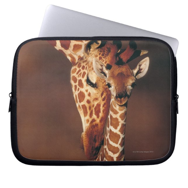 Giraffe mit Kalb (Giraffa camelopardalis) Laptopschutzhülle (Vorderseite)