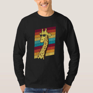Giraffe mit Retro-Hintergrund aus Afrika T-Shirt