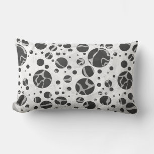 Giraffe Polka Dot Black and Light Gray Print Lendenkissen