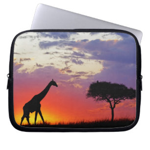 Giraffe, Silhouette bei Sonnenaufgang, Giraffa Laptopschutzhülle