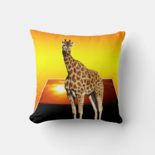 Giraffe Sunshine Popout Art Throw Cushion. Kissen