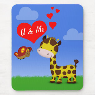 Giraffe und Schmetterling in Liebe Mousepad