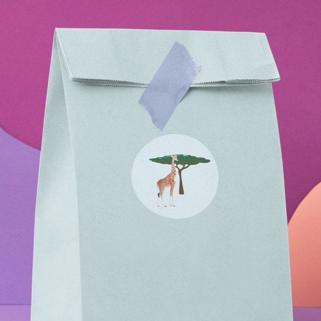 Giraffe von einem Baum Runder Aufkleber (Von Creator hochgeladen)