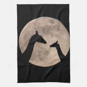 Giraffen auf Vollmond Geschirrtuch