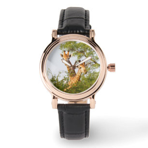 Giraffen spähen über die Vegetation Armbanduhr